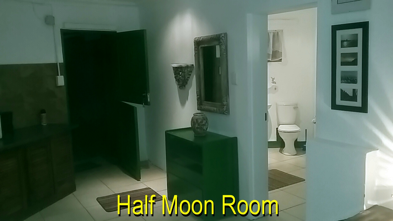 half_moon_room